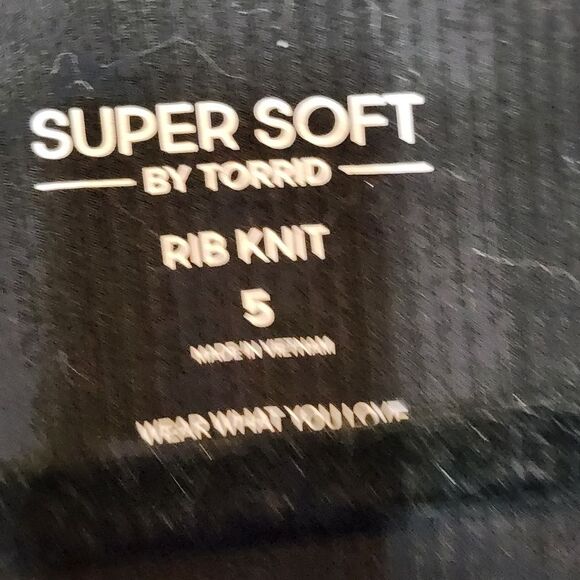 5X 28W Torrid Black Crop Ribbed Collard Tank V Neck Button Up Supwr Soft Stretch - Picture 6 of 8